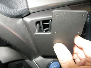 Brodit Монтажна скоба ProClip за Toyota RAV 4 13-18, в центъра