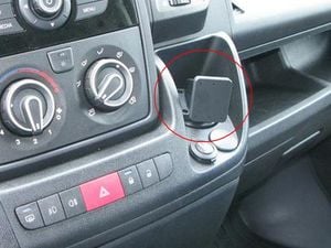 Brodit ProClip Citroen Jumper/Fiat Ducato/Peugeot Boxer 07-24/Opel Movano 23-24, zesílený, na střed