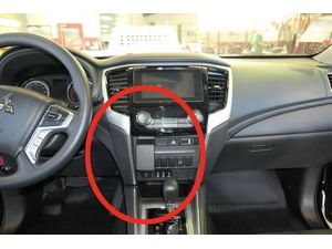 Brodit Suport de montare ProClip pentru Mitsubishi L200 20-23 (doar pentru automate), pentru centru