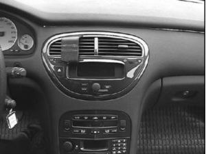Brodit ProClip montážní konzole pro Peugeot 607 01-09, na střed vlevo