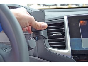 Brodit ProClip montážní konzole pro Honda Pilot 16-23 USA, na střed vlevo