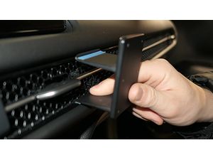 Brodit Монтажна скоба ProClip за Honda ZR-V 24-25, в центъра