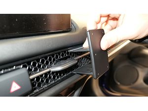 Brodit Монтажна скоба ProClip за Honda ZR-V 24-25, в центъра