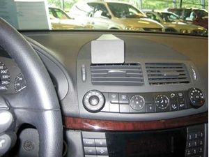 Brodit ProClip für Mercedes Benz E-Klasse E (Klasse-200) 430-Limousine 02