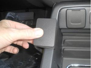 Brodit ProClip pro Chevrolet Silverado/GMC Sierra 1500 14-18/2500/3500 15-19, na střed vlevo dolů