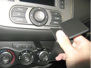 Brodit ProClip Halterung für Alfa Romeo MiTo 09-18, in der Mitte