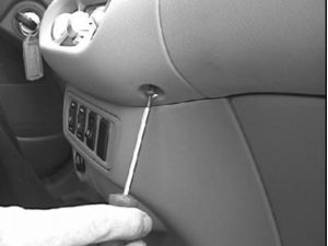 Brodit ProClip montážní konzole pro Nissan Almera Tino 01-03, na střed