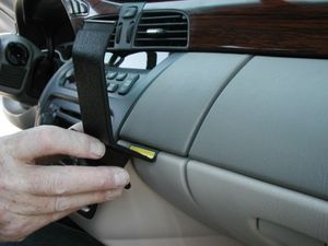 Brodit ProClip montážní konzole pro Cadillac Deville/DTS 00-05 USA, na střed
