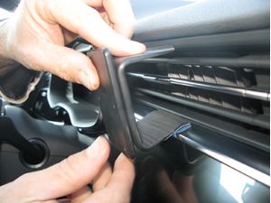 Brodit ProClip montážní konzole pro Audi Q7 20-24/Q8 19-24, na střed