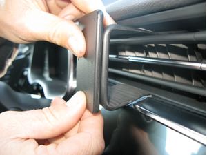 Brodit ProClip montážní konzole pro Audi Q7 20-24/Q8 19-24, na střed