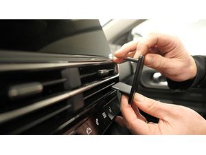 Brodit Монтажна скоба ProClip за Citroen C5 Aircross 23-24, по средата