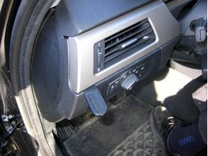 Brodit ProClip за BMW 316-330/E90/E91/ E92/E93 05-12, (само дървен декор), ляв