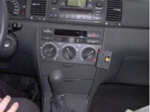 Brodit ProClip montážní konzole pro Toyota Corolla 02-07, na střed vpravo