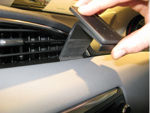 Brodit Suport de montare ProClip pentru Toyota Yaris 15-20, centru dreapta
