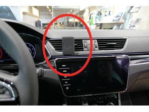 Brodit Монтажна скоба ProClip за Skoda Superb 20-23, по средата