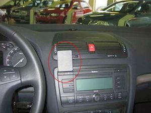Brodit ProClip Skoda Octavia II Ambiente/Classic/Elegance/RS 05-13/Scout 07-13, централно ляво