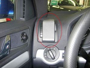 Brodit ProClip Skoda Octavia II Ambiente/Classic/Elegance/RS 05-13/Scout 07-13, отляво на решетката
