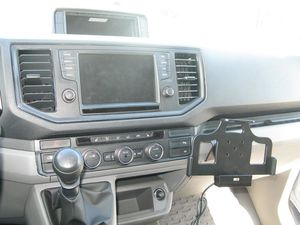 Brodit ProClip zesílená montážní konzole pro Volkswagen Crafter 17-24/MAN TGE 19-24, na střed vpravo