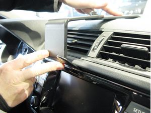 Brodit Suport de fixare ProClip pentru Skoda Fabia 15-21, întărit, pe centru