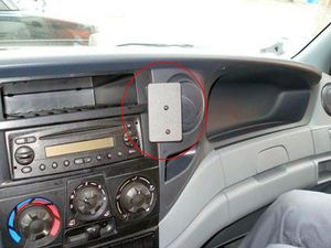 Brodit ProClip montážní konzole pro Iveco Daily 06-14, na střed vpravo
