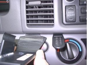Brodit ProClip Halterung für Toyota Camry 02-06, mittig
