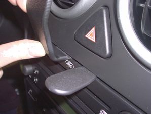 Brodit Suport de montare ProClip pentru Ford Fusion 03-05, centru stânga