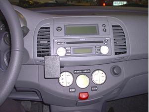 Brodit ProClip Halterung für Nissan Micra 03-10, Mitte links nach unten