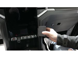 Brodit ProClip montážní konzole na Volkswagen Amarok 24-25, na střed vpravo dolů