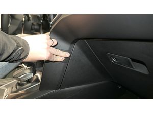 Brodit ProClip montážní konzole na Volkswagen Amarok 24-25, na střed vpravo dolů