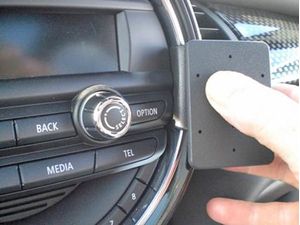 Brodit ProClip Halterung für Mini Cooper 14-15, mittig