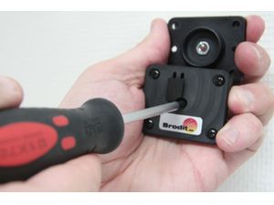 Brodit fixat Arkon adaptor jumătate