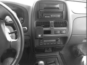 Brodit Монтажна скоба ProClip за Nissan King Cab 00-06/Navara 00-05, отляво надясно