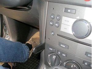 Brodit ProClip montážní konzole pro Opel Antara 07-15, na střed