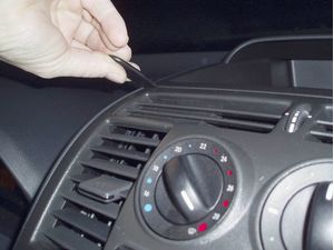 Brodit ProClip montážní konzole pro Mercedes Benz V-Class/Vito 04-14, na střed vlevo
