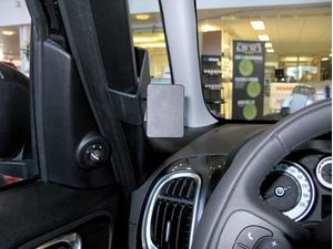 Brodit ProClip montážní konzole pro Fiat 500 L 13-22, vlevo na sloupek
