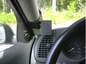 Brodit ProClip montážní konzole pro Saab 9-3 03-11 (ne pro cabrio), vlevo na sloupek