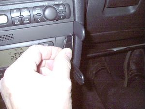 Brodit ProClip montážní konzole pro Seat Leon 00-05, Toledo 99b-03, na střed
