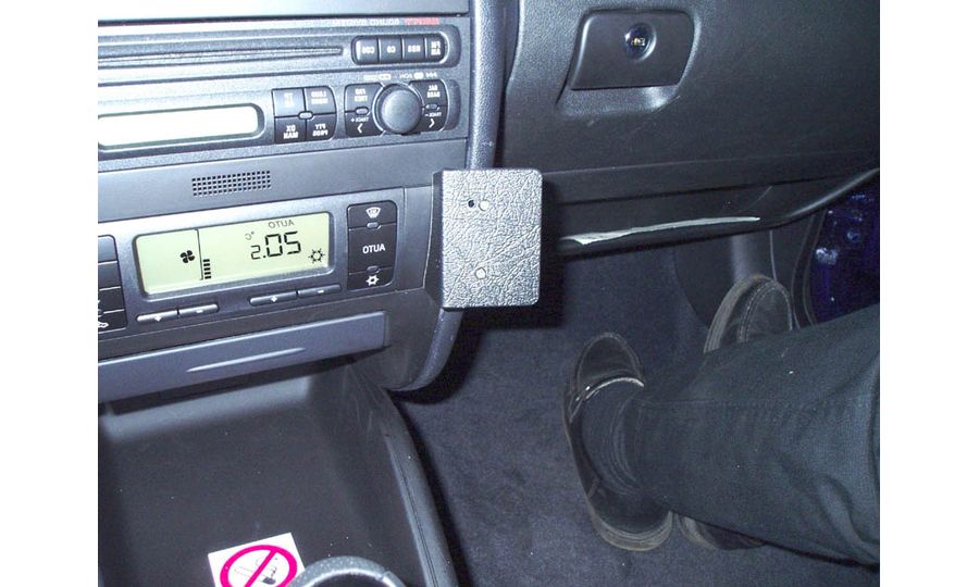 Brodit ProClip montážní konzole pro Seat Leon 00-05, Toledo 99b-03, na střed