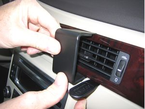 Brodit ProClip за Volvo S80 07-11/V70 II/XC70 08-11 (само с дървесен декор), за център