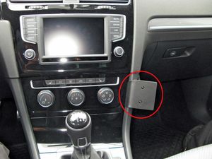 Brodit ProClip pro Volkswagen Golf VII 13-20/Golf Alltrack 17-20, na střed vpravo