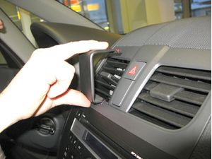 Brodit Монтажна скоба ProClip за Suzuki SX4 11-15, по средата