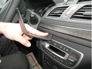Brodit ProClip tartókonzol Renault Mégane III 09-16/Fluence 10-15, center