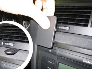 Brodit ProClip Skoda Octavia II Ambiente/Classic/Elegance/RS 05-13/Scout 07-13, централно ляво