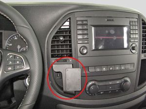 Brodit ProClip montážní konzole pro Mercedes Benz Vito 15-23 (jen automat), na střed vlevo