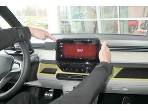 Brodit ProClip montážní konzole pro Volkswagen ID. Buzz 23-24 (jen 10" displej), na střed