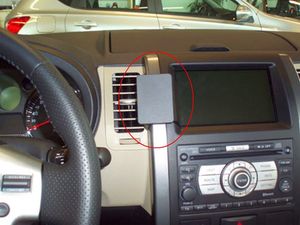 Brodit ProClip Halterung für Nissan X-Trail 08-13 (nur Modelle mit Navigation), für Mitte