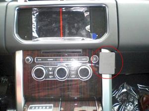 Brodit ProClip montážní konzole pro Land Rover Range Rover 13-21, na střed vpravo