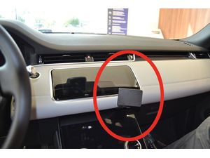 Brodit ProClip за Land Rover Range Rover Evoque 19-24 (само за накланящ се дисплей), централно дясно