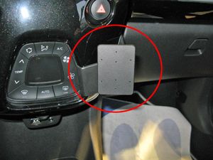 Brodit ProClip pro Citroen C1/Peugeot 108/Toyota AYGO 14-21 (jen s klimatizací), na střed