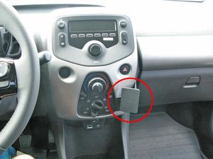 Brodit ProClip pro Citroen C1/Peugeot 108/Toyota AYGO 14-21 (bez klimatizace), na střed
